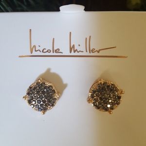 Nicole Miller Elegant earrigs